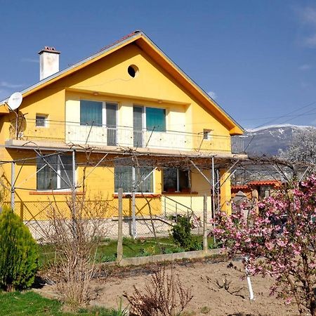 Вила в с. Габарево, Долината на Розите. Gabarevo Екстериор снимка