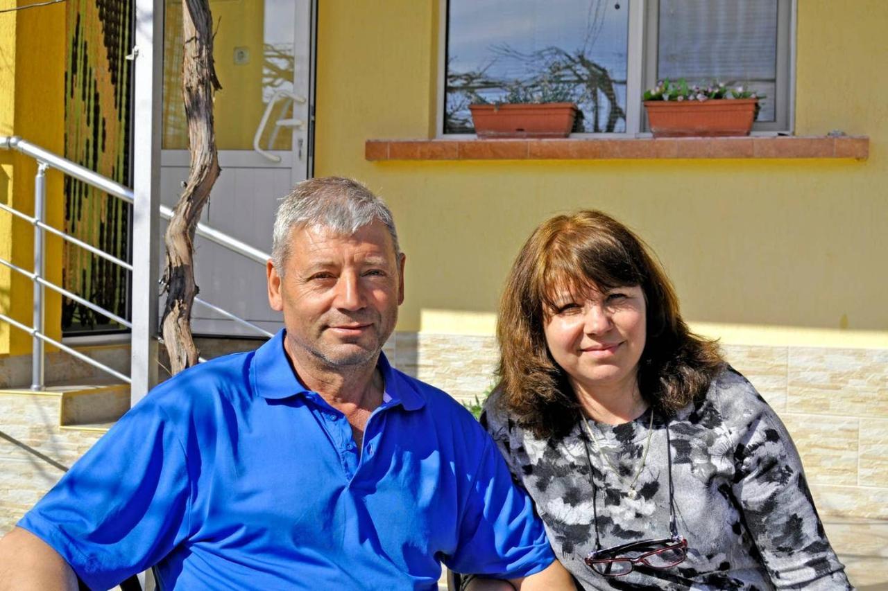 Вила в с. Габарево, Долината на Розите. Gabarevo Екстериор снимка